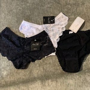Set of 3 lacey panties size 5/Small